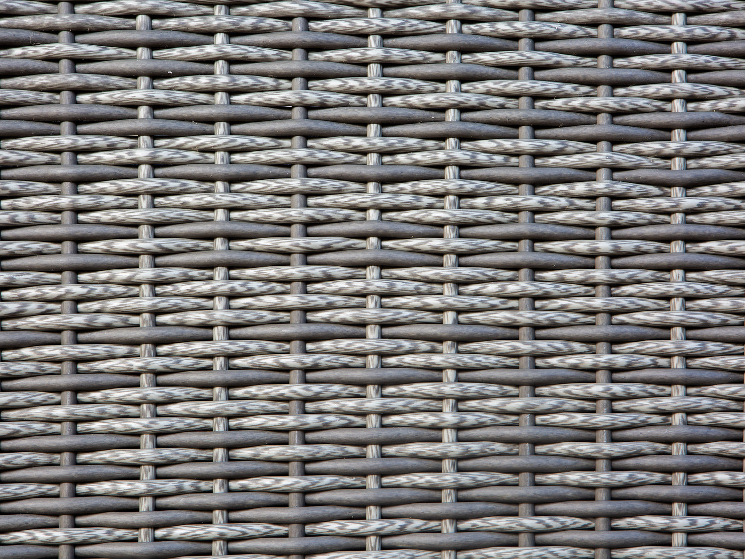 7 Tips for Buying Rattan Garden Furniture