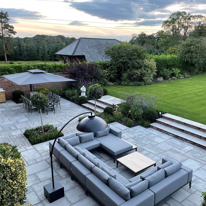 Moderno Sofa Set In Garden | Alexander Francis