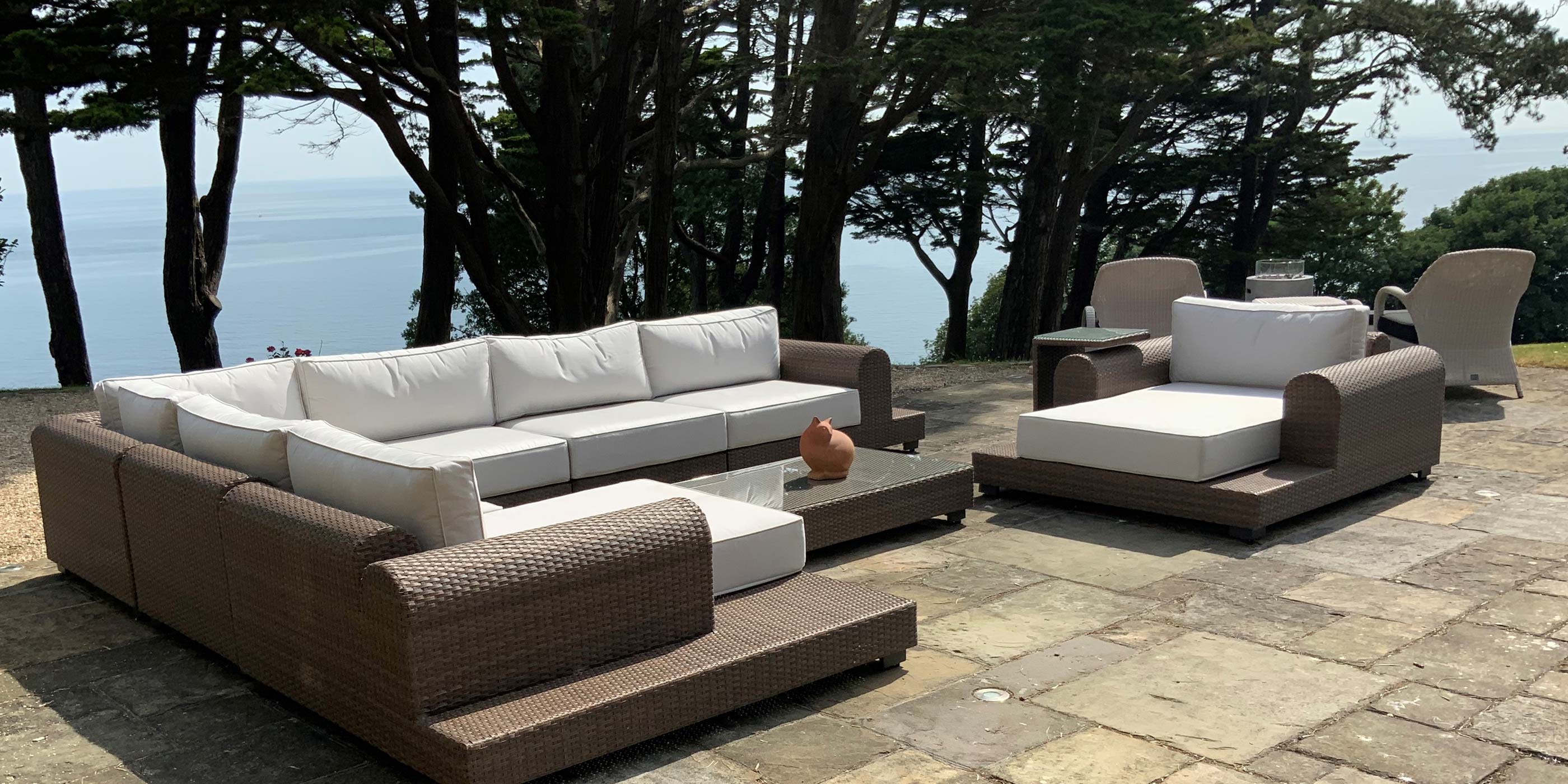 Milano Outdoor Furniture Set With Daybed | Alexander Francis